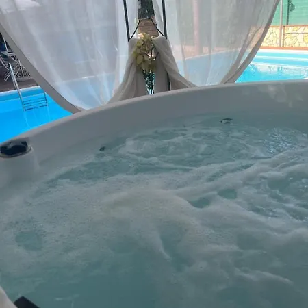 Euthalia فندق مبيت وإفطار 4*