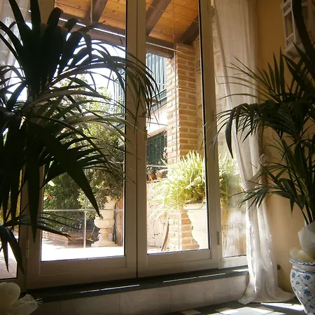 Euthalia Bed & Breakfast 3*