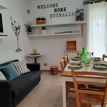 Alojamento de Acomodação e Pequeno-almoço Euthalia 3*